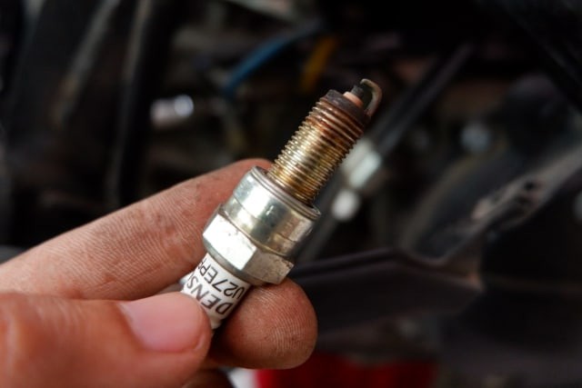 Busi motor Honda Vario Foto: Aditya Pratama Niagara/kumparan