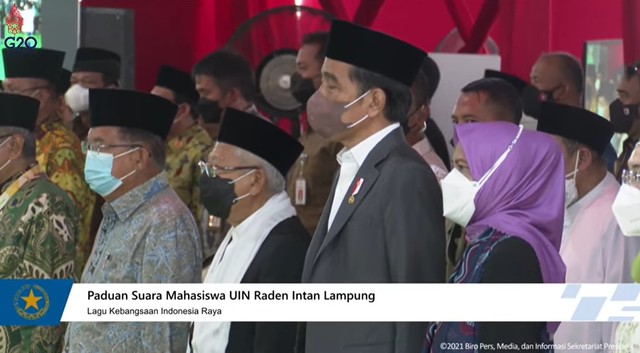 Presiden Jokowi dan Wapres Maruf Amin di acara Muktamar NU. Foto: Youtube/Sekretariat Presiden