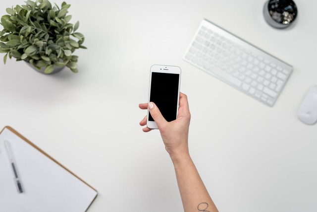Ilustrasi Apakah ada Cara Transfer Kuota Telkomsel Gratis tanpa Pulsa?. Sumber: pexels.com/cottonbro