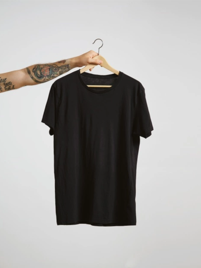 Ilustrasi memilih baju pria sesuai ukuran. Foto:  freepik.com/bublikhaus