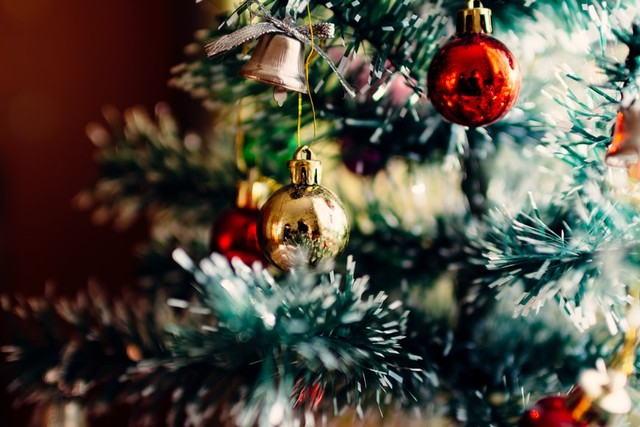 Lirik lagu Selamat Natal bahasa Inggris. Foto: Unsplash