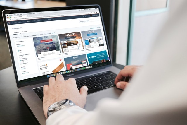 Ilustrasi usaha online shop terlaris untuk ide bisnis bagi pemula. Sumber: Unsplash