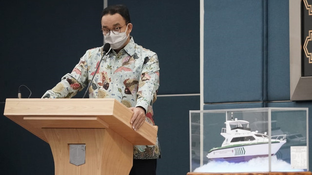 Gubernur DKI Jakarta Anies Baswedan saat peluncuran Kapal Ambulans Prof Abdulrachman Saleh Kamis (23/12). Foto: PPID DKI Jakarta