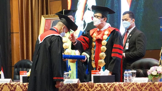 Menteri Hukum dan HAM Yasonna Laoly menyatakan bahwa seluruh taruna lulusan Politeknik Ilmu Pemasyarakatan (Poltekip) dan Politeknik Imigrasi (Poltekim) harus mampu menyelesaikan besarnya tantangan terkait pelayanan publik.