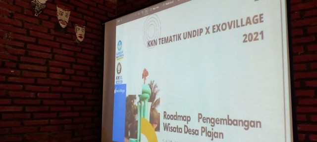 Pemaparan Roadmap Pengembangan Wisata Desa Plajan (Sumber: Dokumentasi Pribadi)