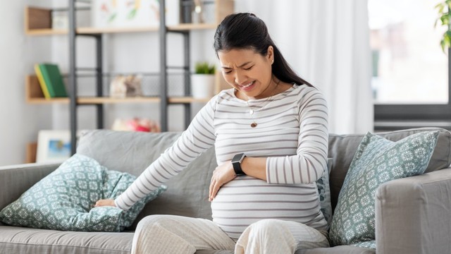 Apakah Kontraksi Rasanya Seperti Mau BAB atau buang air besar? Foto: Shutterstock