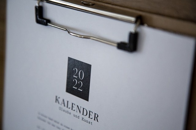 https://unsplash.com/@ertelier - Kalender bulan Januari 2022