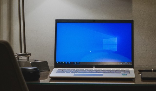 Ilustrasi cara membuat password di laptop Windows 10. Foto: Unsplash