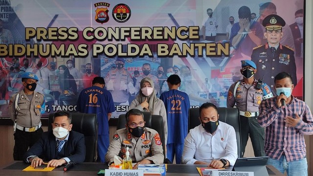 Konferensi pers penetapan tersangka atas tindak pengrusakkan dan penghinaan saat menerebos ruangan Gubernur Banten. Foto: Dok. Istimewa