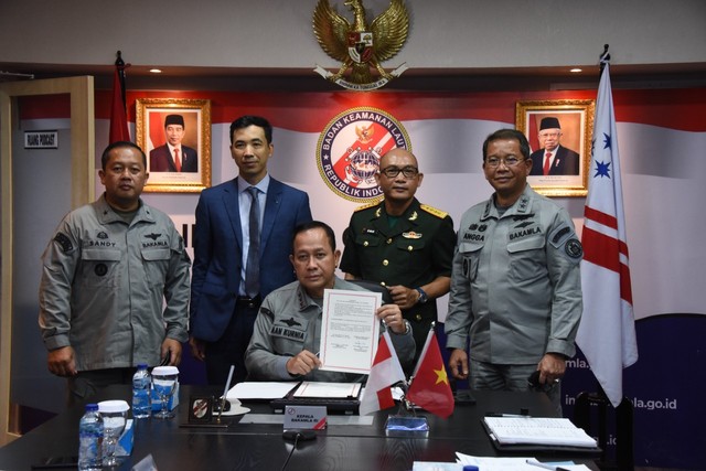 Bakamla RI-Vietnam Coast Guard jalin kerja sama keamanan dan keselamatan maritim. Foto: Dok. Puspen TNI