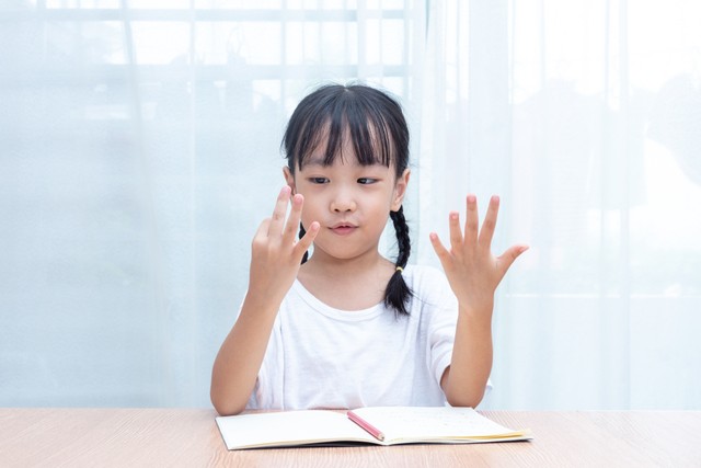 Ilustrasi anak belajar berhitung. Foto: Shutterstock