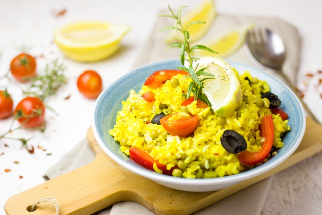 Ilustrasi Nasi Kuning Rice Cooker. Foto: Pixabay