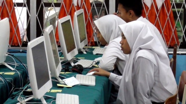 Suasana para siswa SMA 4 saat mengikuti UNBK , Selasa (2/4). Foto: Dok. Istimewa