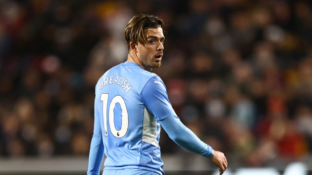 Pemain Manchester City Jack Grealish saat melawan Brentford di Brentford Community Stadium, London, Inggris. Foto: David Klein/Reuters