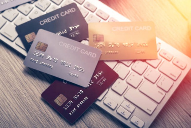 Ilustrasi kartu kredit. Foto: iStock