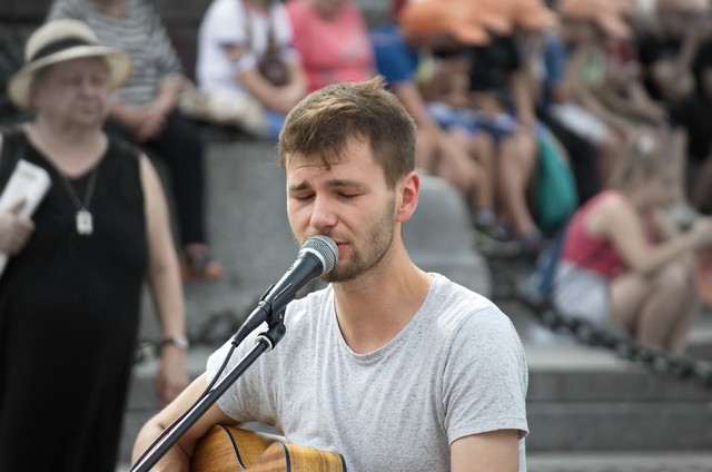 Ilustrasi menyanyi. Foto: Pixabay.