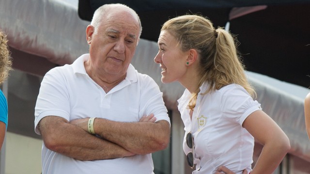 Marta Ortega dan ayahnya, Amancio Ortega, merupakan pemilik ZARA. Foto: Pascal Le Segretain/Getty Images