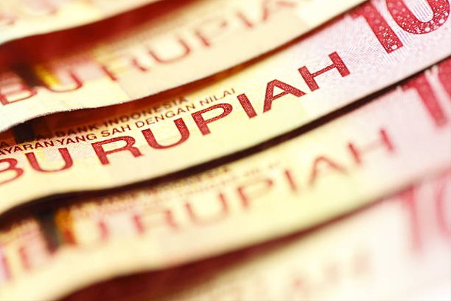 Ilustras tulisan rupiah pada uang. Foto: iStock