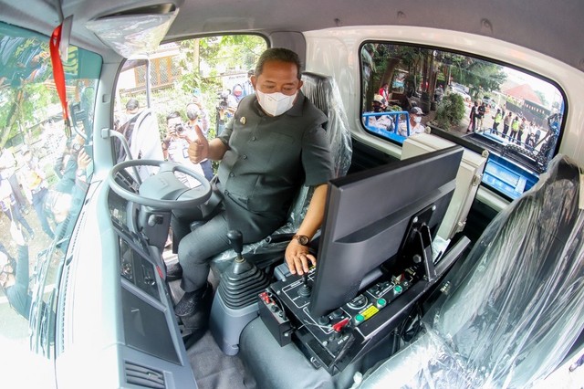 Mobil Terparkir Liar Di Kota Bandung, Siap-Siap Kena Derek