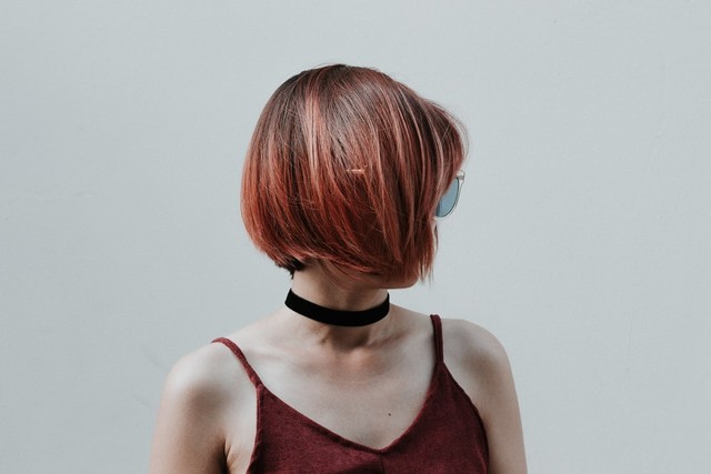 Ilustrasi Trend Warna Rambut Pendek 2021. Sumber: Unsplash.