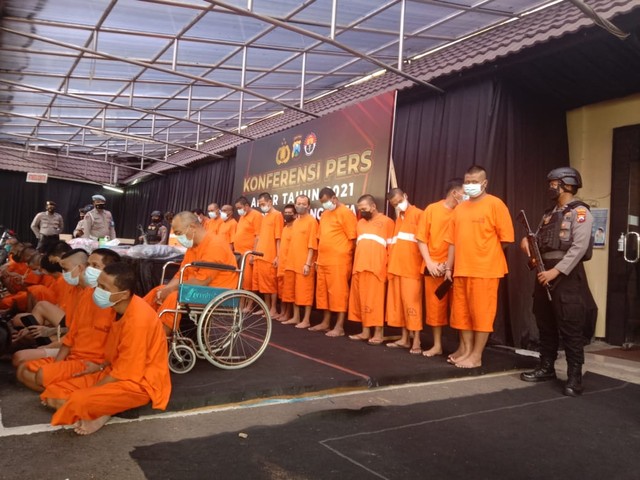 Polresta Malang Kota merilis pengungkapan kasus sepanjang 2021. Foto: M Sholeh