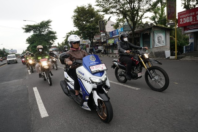 Bupati Sleman Kustini Sri Purnomo cek pospam Nataru jelang tahun baru. Foto: Dok. Istimewa