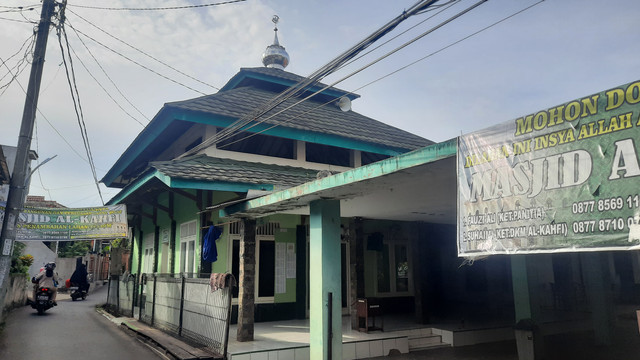 Mushola yang dahulu menjadi tempat singgah pejuang kemerdekaan dan kini paling ramai se-Depok. (Sumber: Ryas Ramzi)