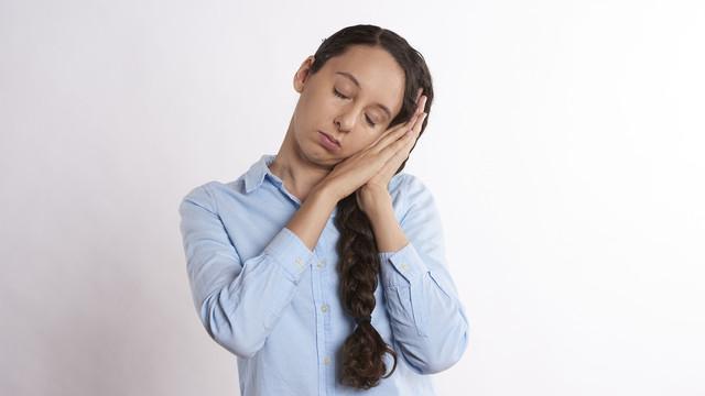 Ilustrasi mengantuk saat bekerja. Foto: Pixabay