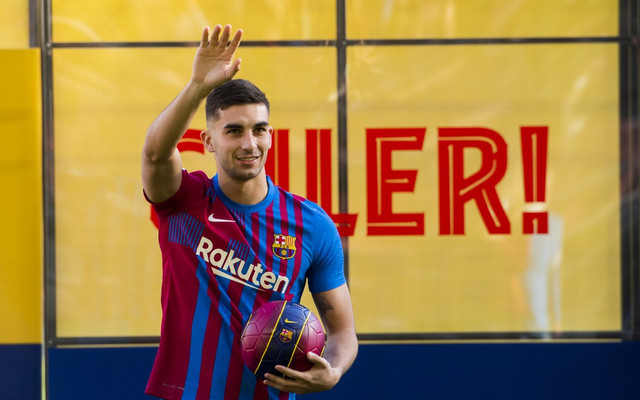 Ferran Torres Dipresentasikan di Camp Nou (Source: www.fcbarcelona.com)