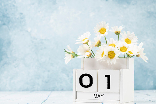 Ilustrasi kalender Bulan Mei 2022, sumber gambar: https://www.unsplash.com/
