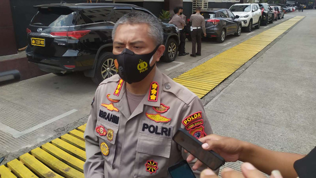 Kabid Humas Polda Jabar Kombes Ibrahim Tompo saat memberi keterangan terkait penanganan kasus Habib Bahar bin Smith di Mapolda Jabar, Bandung pada Rabu (5/1). Foto: Rachmadi Rasyad/kumparan