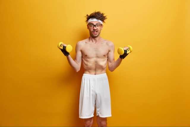 Ilustrasi laki-laki berolahraga untuk menambahkan berat badan. Foto: freepik.com/wayhomestudio