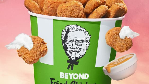 Menu baru KFC, Beyond Friend Chiken, ayam goreng tanpa daging ayam. Foto: KFC
