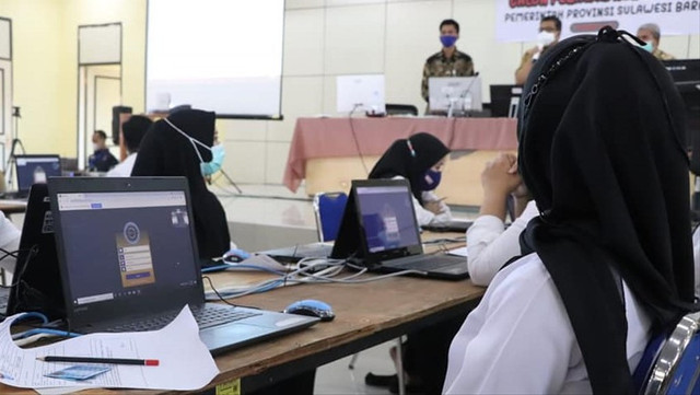 Pelaksanaan tes SKD CPNS 2021 di Gedung PKK Sulawesi Barat. Foto: Dok. Pemprov Sulbar