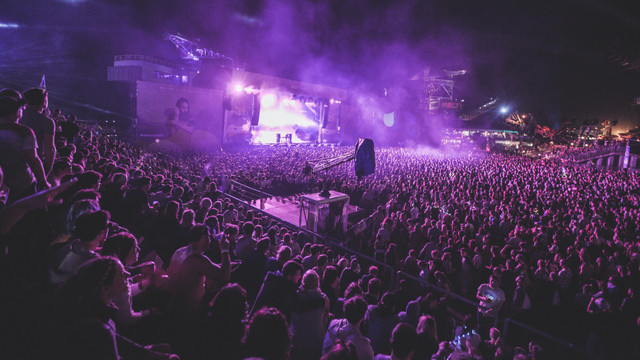Konser Musik https://unsplash.com/photos/8XLapfNMW04?