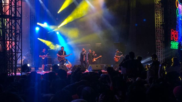 Penampilan Guyon Waton di Pucuk Cool Jam 2020, Sabtu (1/2). Foto: Regina Kunthi Rosary/Kumparan.