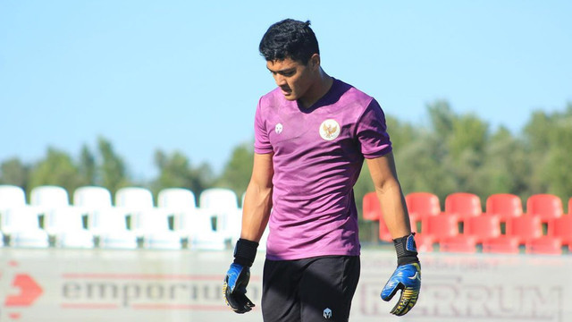Kiper Persik, Adi Satryo. Foto: https://www.instagram.com/adisatryoo/