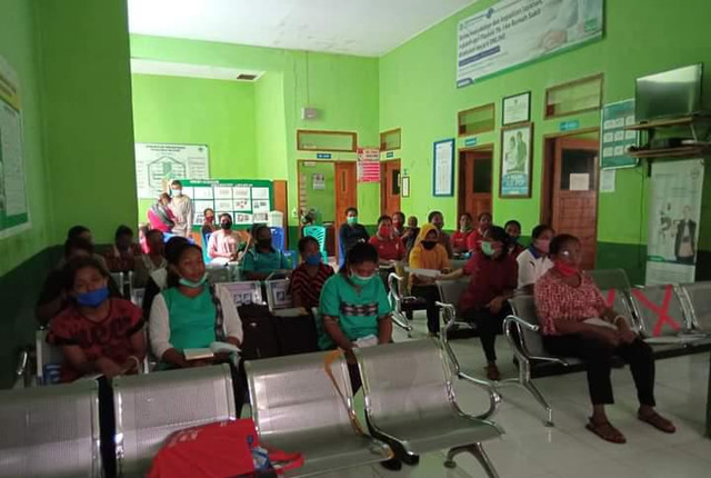 Pelayanan kesehatan di salah satu puskemas di Kabupaten Sikka. Foto: Istimewa