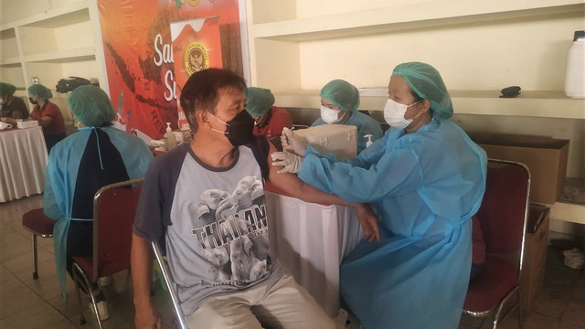 Suasana pemberina booster vaksin Corona di Bali - IST