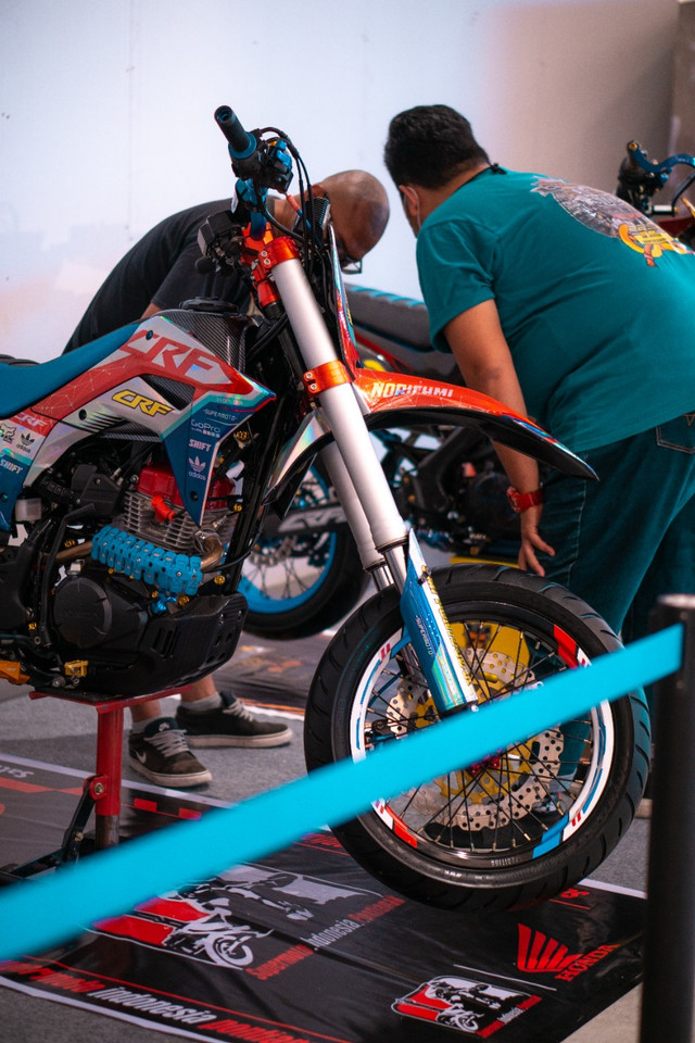 Kontes modifikasi yang digelar Astra Motor Kalbar bersama Komunitas Kracker West Borneo Supermoto. Foto: Dok. Astra Motor Kalbar