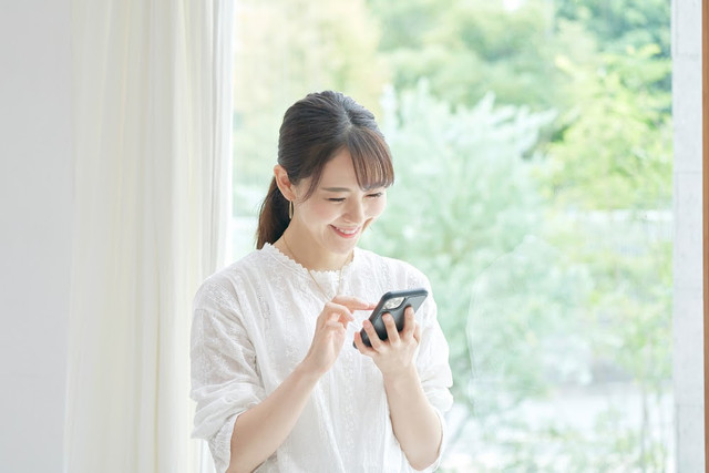 Ilustrasi melihat pergerakan portofolio instrumen investasi. Foto: Shutterstock