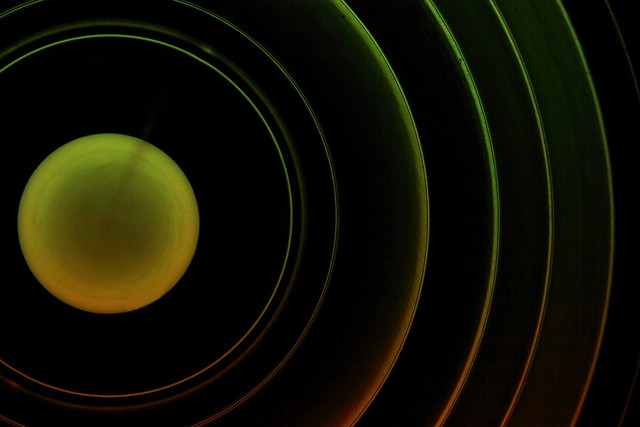 Ilustrasi Atom. (Foto: Engin_Akyurt by https://pixabay.com)