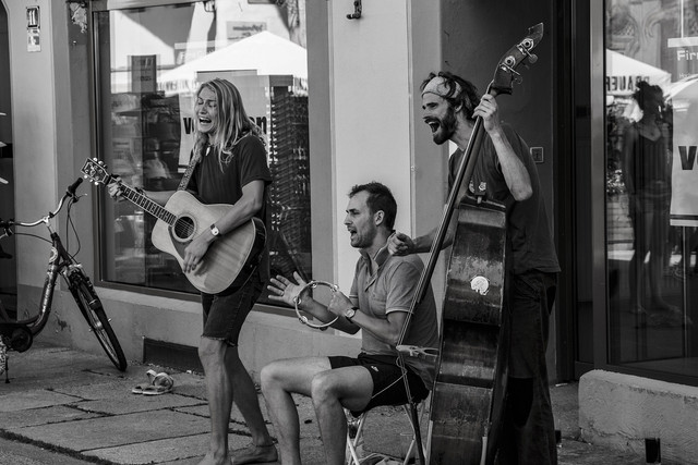 Ilustrasi menyanyi. Foto: Pixabay.