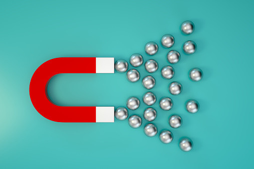 Magnet yang kuat akan memisahkan campuran antara besi dan aluminium, sumber foto: (Akinbostanci) by Unsplash.com