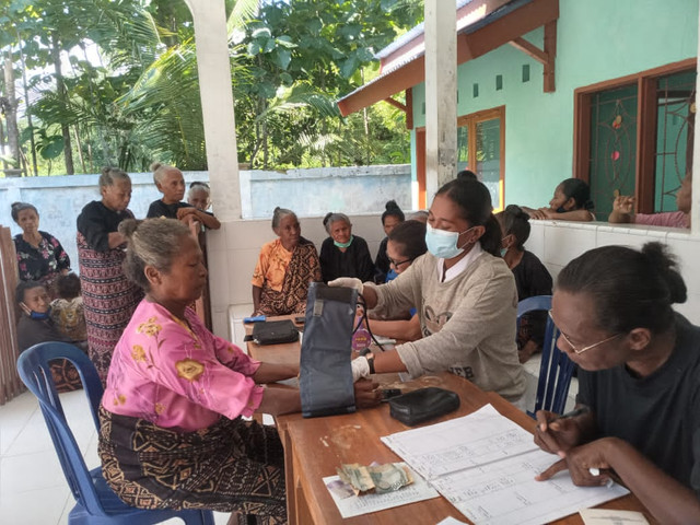 Salah satu kegiatan pelayanan di puskesmas. Foto : Istimewa