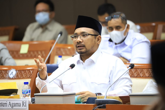 Menteri Agama (Menag) Yaqut Cholil Qoumas di DPR. Foto: Kemenag RI