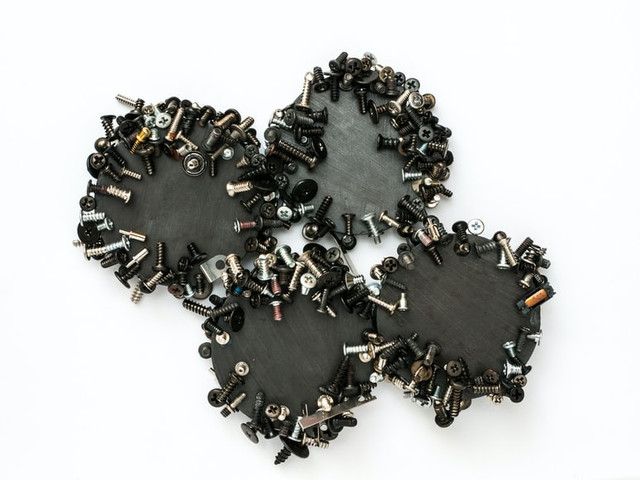 Cara Menghilangkan Sifat Kemagnetan, Foto: Unsplash/Dan-Cristian Pădureț 