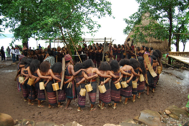 Tari Lego-lego Berasal dari Alor, NTT, Foto; Kemdikbud 