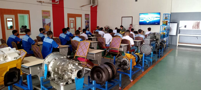 Fasilitasi Siswa Belajar Alat Berat, SMKN 2 Turen Malang Gandeng ILC