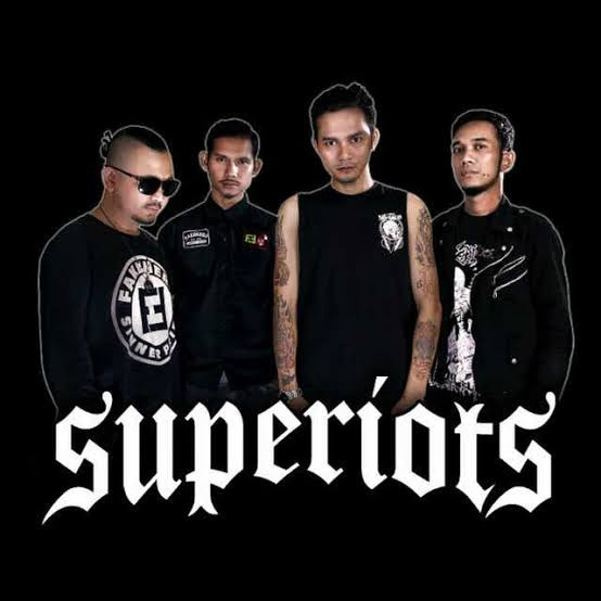 Band Superiots, pencipta lagu Aku yang Malang vol 4. Foto: Spotify.com